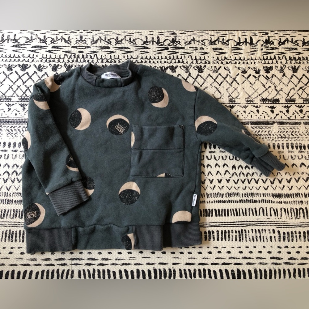 Motoreta moon sweatshirt